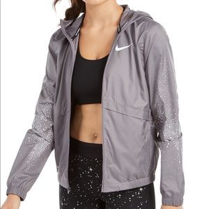 Nike Women’s Essential Water-Repellent Jacket